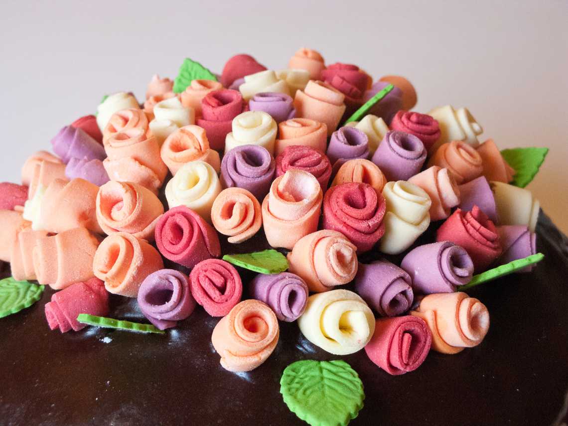 Simple Cake with Flowers — March 6, 2011 Simple Cake with Flowers — March 6, 2011