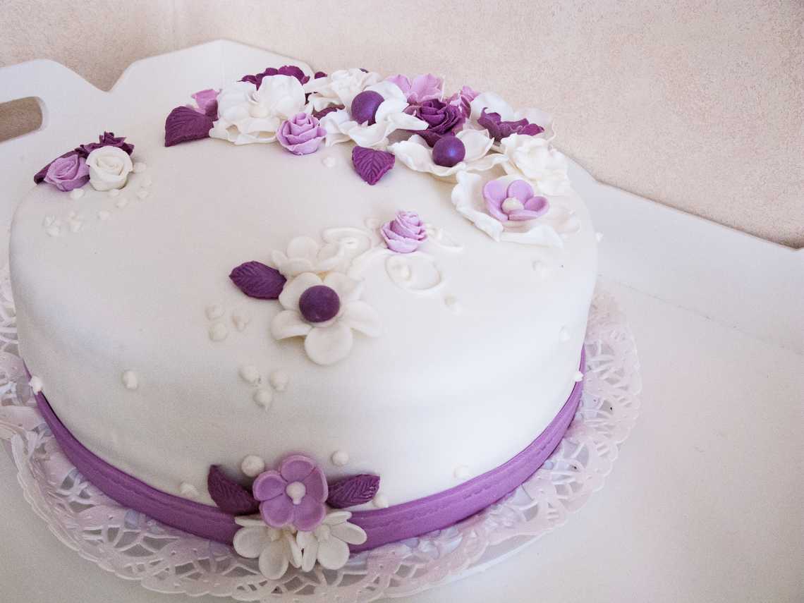 Purple Flowers Cake — January 1, 2012 Purple Flowers Cake — January 1, 2012